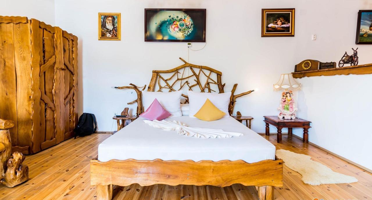 Castelul De Vis Hotel Petroşani Екстериор снимка