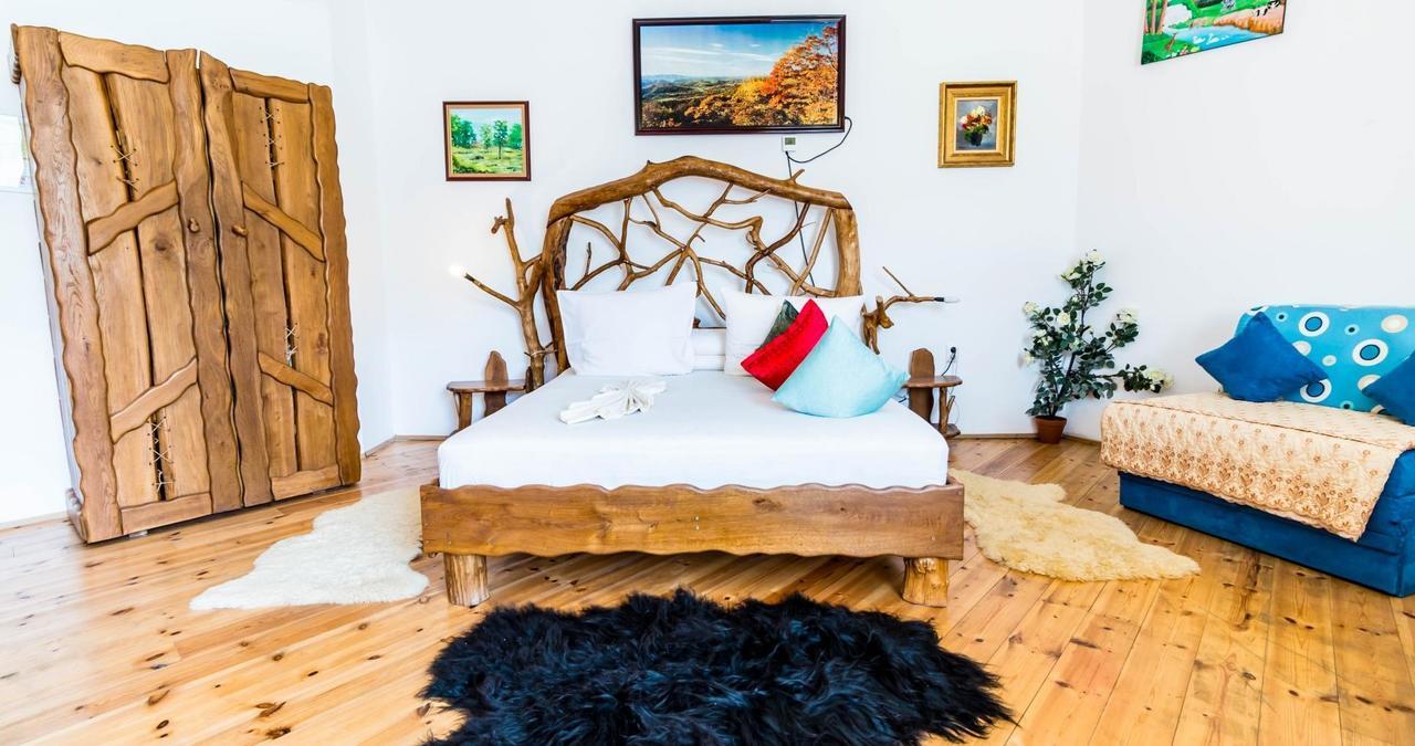 Castelul De Vis Hotel Petroşani Екстериор снимка